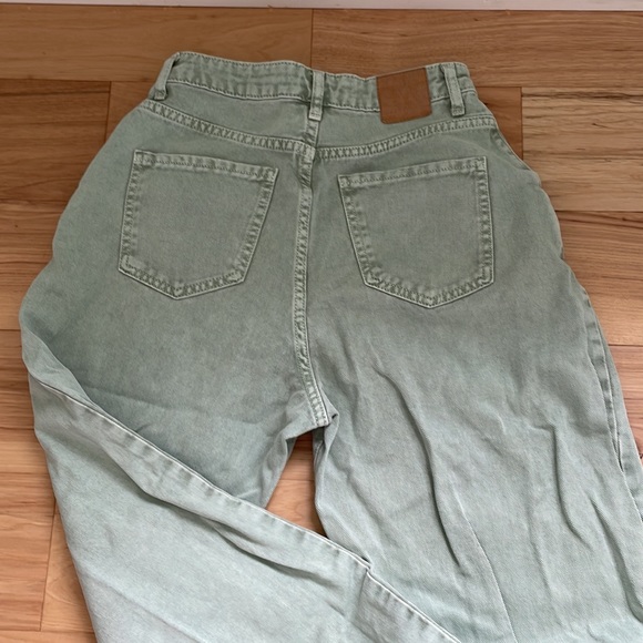 Zara High Waisted Ballon Fit Jean in Sage Green - Picture 5 of 6